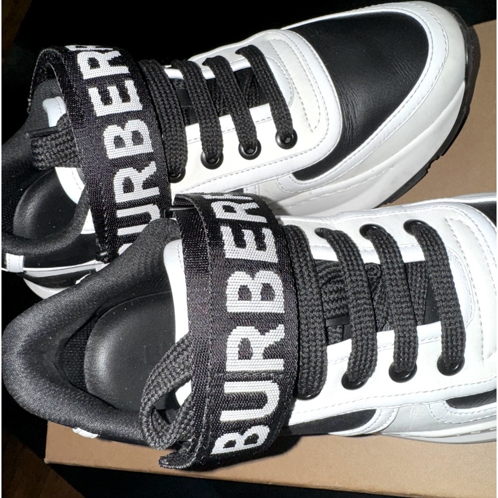Burberry Unisex Leather Fashion Sneakers size: 5.5 or 6 - Picture 7 of 9